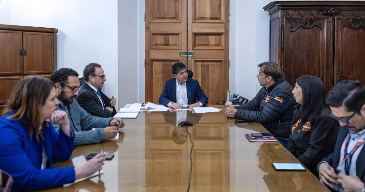 Codina se reúne con autoridades del Gobierno para avanzar en el desarrollo comunal y recuperar espacios públicos para la comunidad.