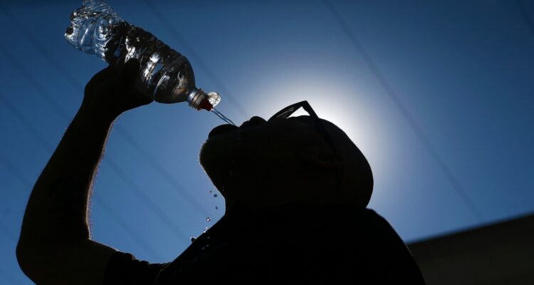 ¿Altas temperaturas en Santiago? Meteorología prevé pronóstico para el fin de semana