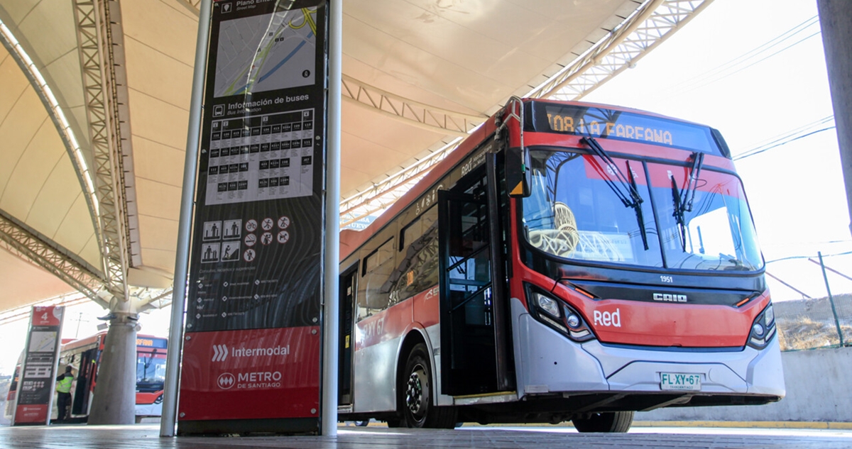 Ministro de Transportes anuncia que pasaje del transporte en Santiago subirá en enero o febrero