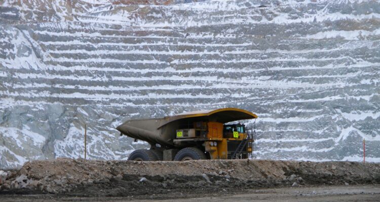 Minera del Grupo Luksic reporta que aumentó su producción en 40% durante el 3er trimestre