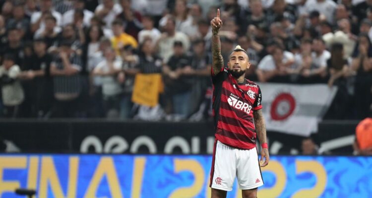 Arturo Vidal es duda por lesión para la final de la Copa Libertadores 2022