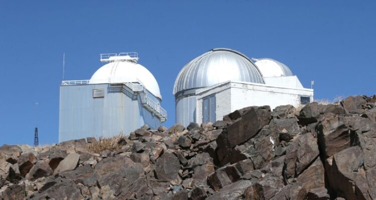 A más de 2 semanas de su desaparición: estudiante que acompañaba a Thomas Marsh abandonó Chile