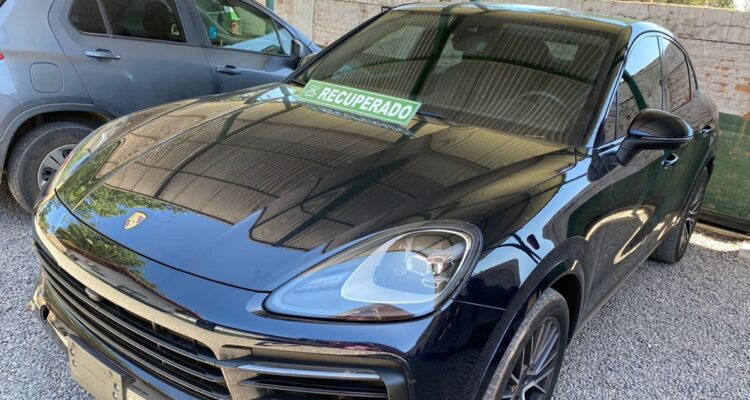 Recuperan en Buin el auto que le robaron a Johnny Herrera en una encerrona