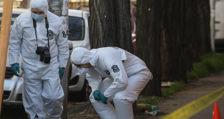 Indagan auto presuntamente relacionado a baleo de hombres en Quillota