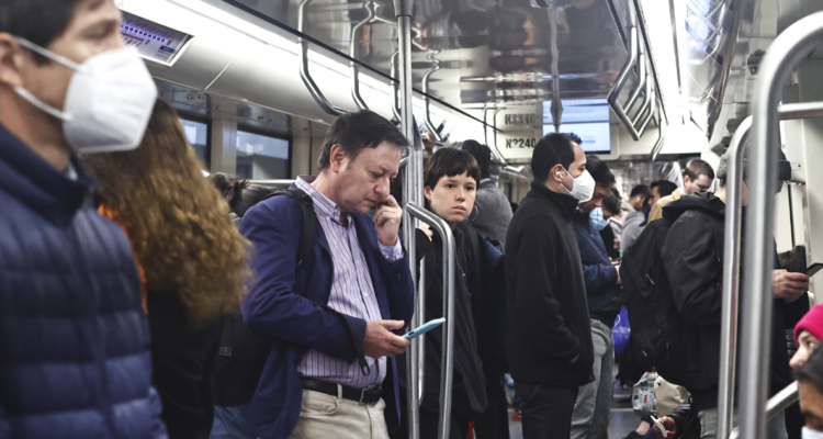 Balance: covid suma 5.432 casos nuevos, 14 muertes en últimas 24H y positividad semanal es de 13,6%