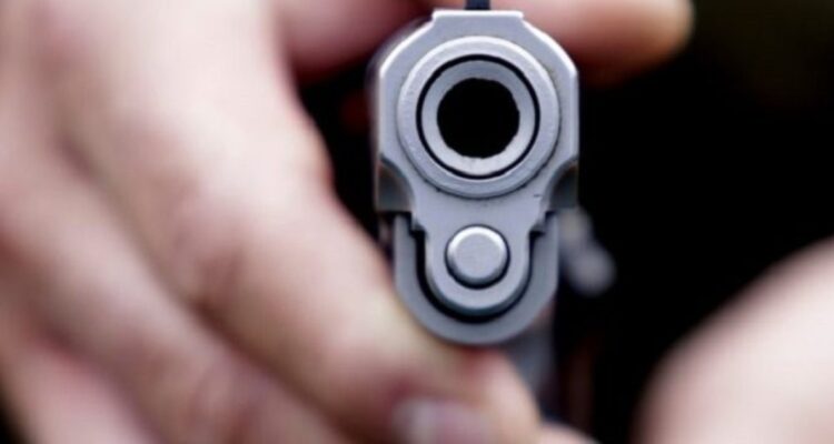 Baleado en cercanías de colegio en Valle Alemana