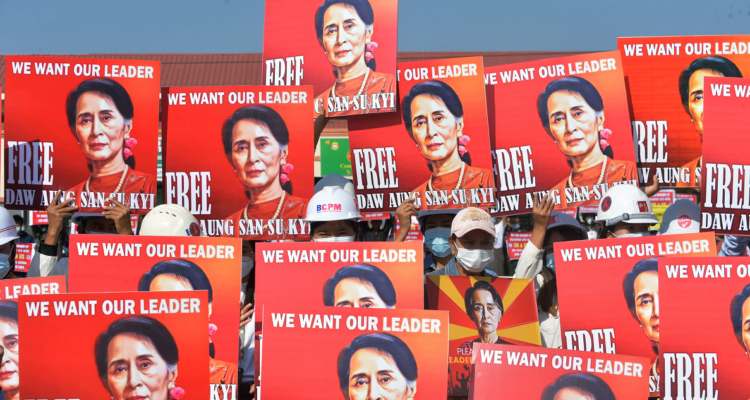 La depuesta presidenta Aung San Suu Kyi está recluida en régimen de aislamiento en la capital de Birmania.