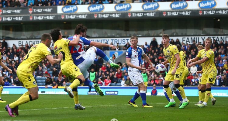 Blackburn superó a Millwall por la Championship de Inglaterra.