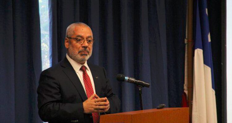 Profesor Veas, nuevo jefe de la Dirección de Educación Pública