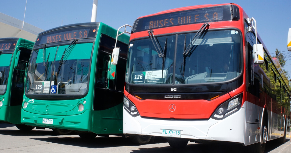 Carabineros busca un bus del Transantiago robado desde un terminal en Cerrillos