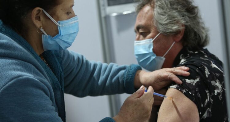 Calendario para la vacuna anual y bivalente contra el covid-19