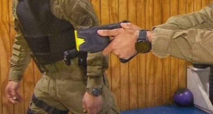 carabineros armas electroshock