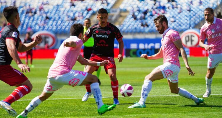 Católica y Ñublense empataron en El Teniente