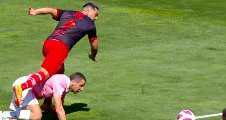 El insólito penal cobrado y rectificado por el VAR en el UC-Ñublense