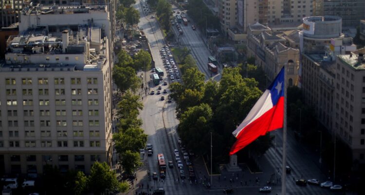 “Lo peor está por llegar”: FMI reitera difícil 2023 en el mundo y suma mala proyección para Chile