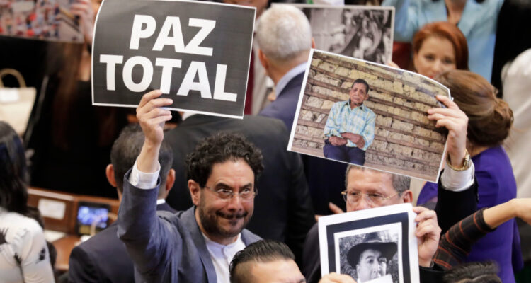 Chile y España serán “acompañantes” del proceso de paz total en Colombia