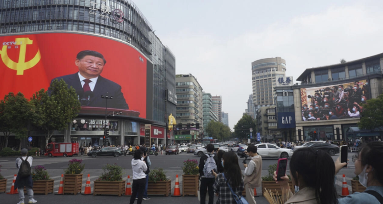Xi Jinping obtiene un histórico tercer mandato consecutivo.