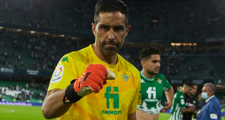 Claudio Bravo se lució atajando ante el Ludogorets por Europa League y ya están clasificados a los octavos de final.