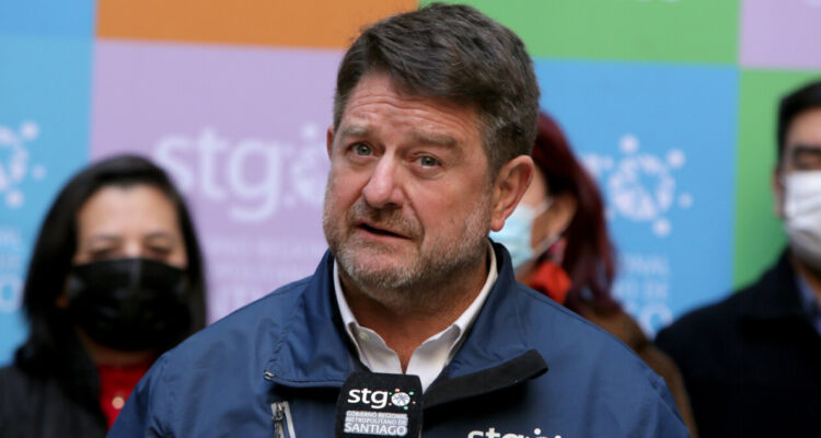 Claudio Orrego renuncia a la Democracia Cristiana tras 33 años de militancia