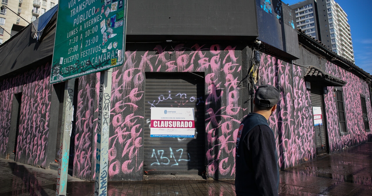 Clausuran recinto donde funcionaron las discotecas Club Matta y Club Rosa en Santiago