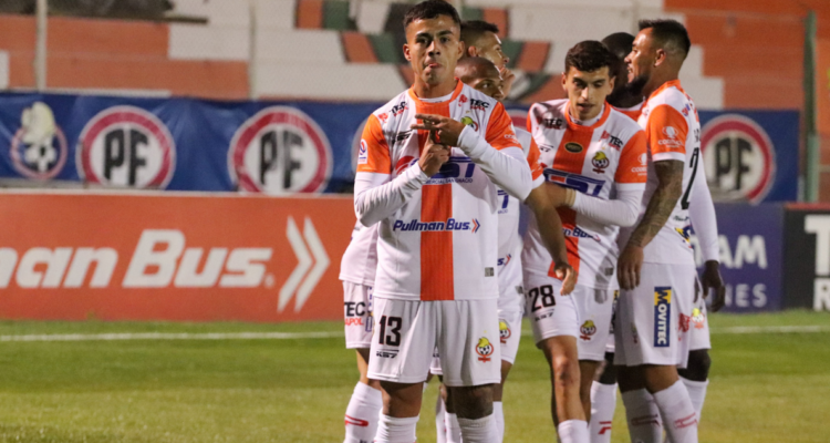 Cobresal logra vencer a Palestino y sigue en la parte alta de la tabla.
