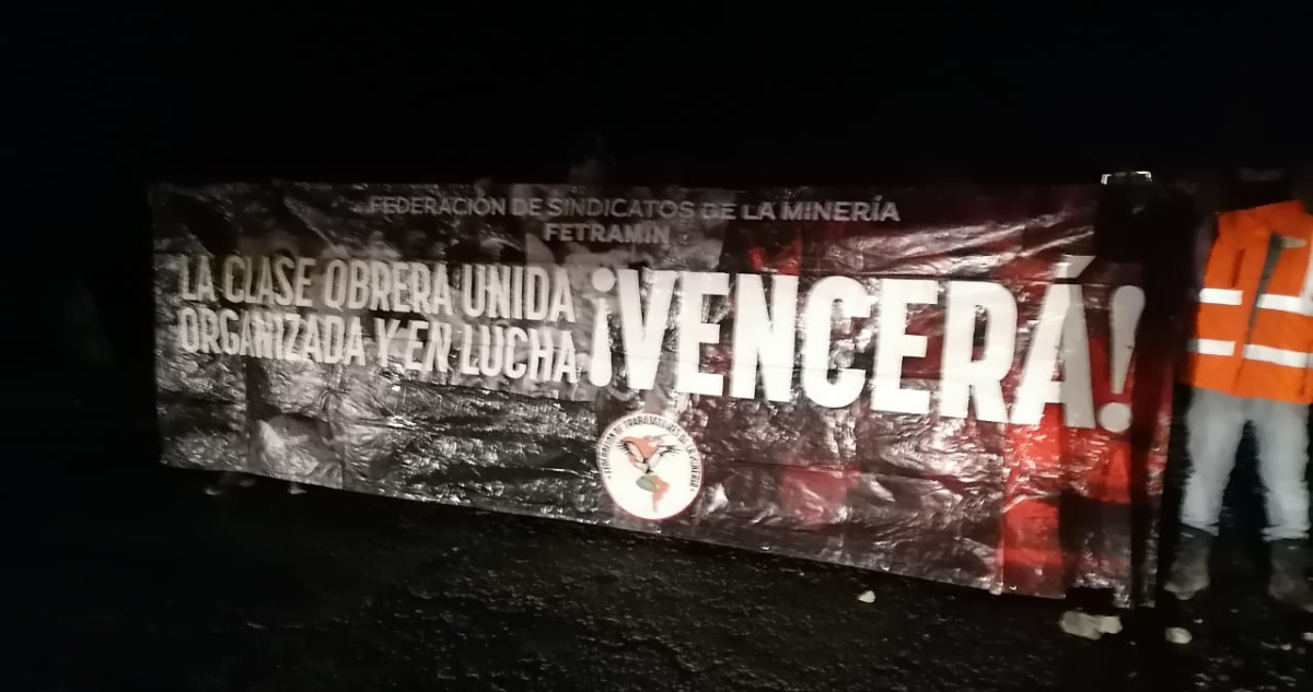 Trabajadores incendian barricadas al ingreso de división Andina de Codelco