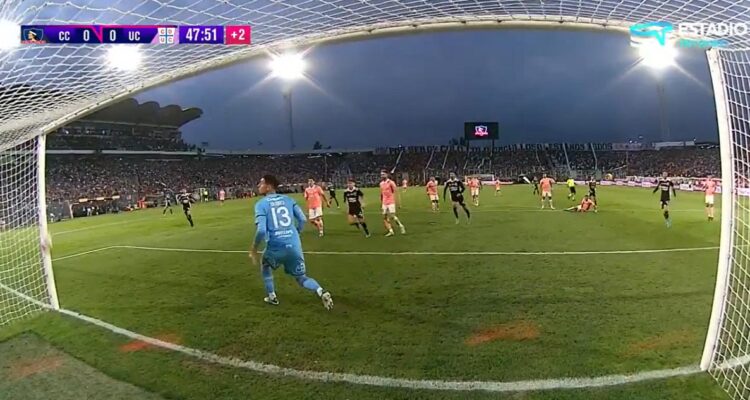 Todo Colo Colo pidió gol ante Universidad Católica.