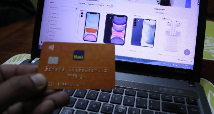 Ventas online en Chile bajarían por primera vez en 2022 debido a condiciones económicas