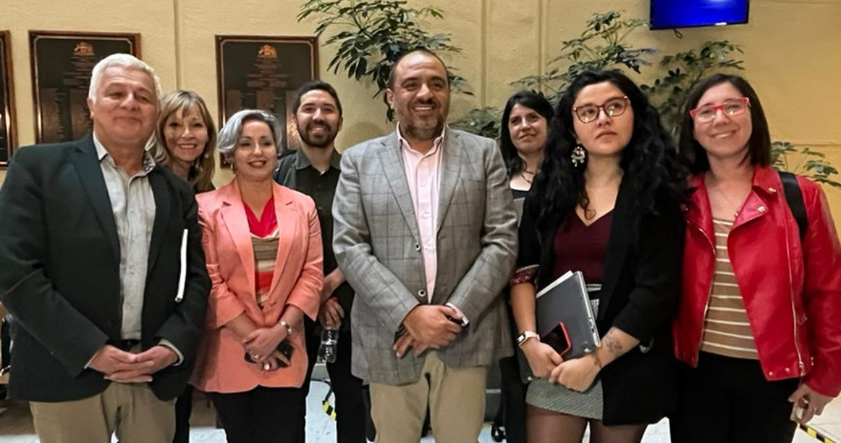 Foto del Mineduc tras aprobación de suspensión de la Evaluación Docente 2022