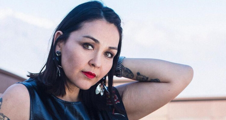 La cantante chilena Denisse Malebrán posando en una foto. Esta semana, compartió fotografías de su boda.