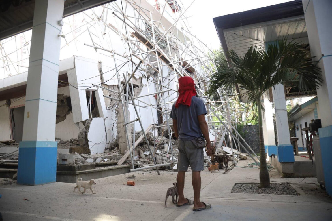 Destrucción del terremoto al norte de Manila