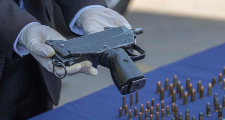 Detienen a hombre que golpeaba a su pareja y disparó contra casa en Victoria