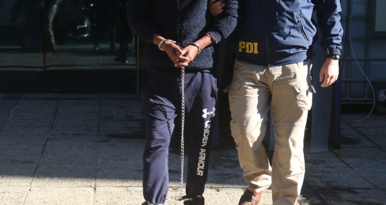 Hermanos detenidos por portonazos
