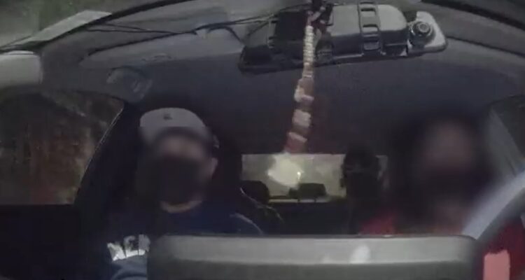 Detienen a adolescentes acusados de asaltar a conductora de app en Puente Alto