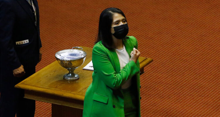 Aprueban censura contra diputada Veloso (RD) y deberá dejar presidencia de Comisión de Agricultura