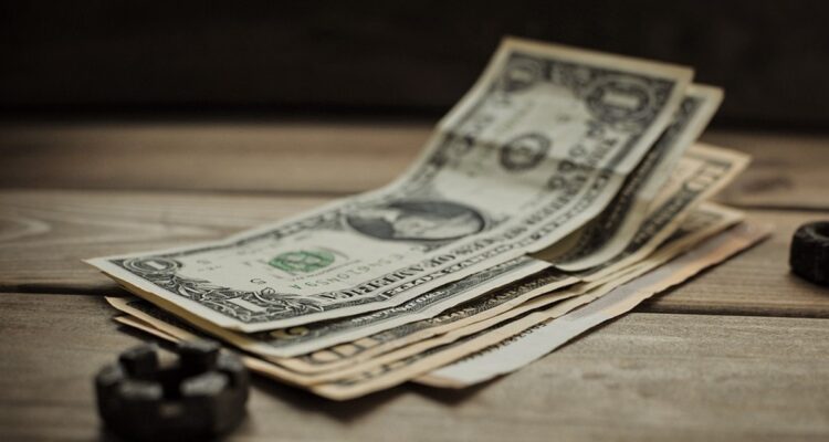 Dólar muestra alzas moderadas luego de nuevo ajuste de tasas por parte del Banco Central