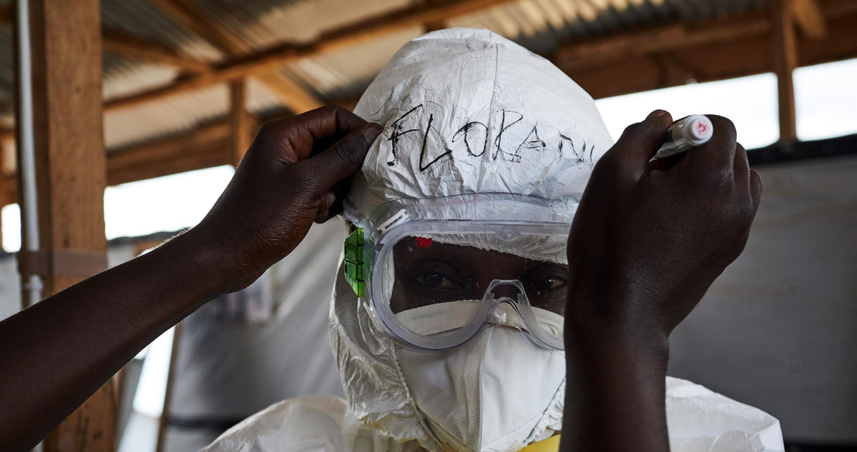 Foto por brote de ébola en Uganda