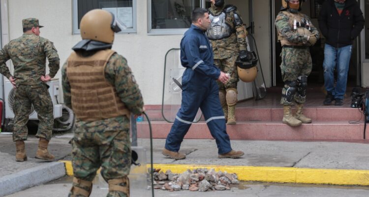 Comandante del Ejército entrega antecedentes al CDE tras ataques a cuartel cercano al INBA