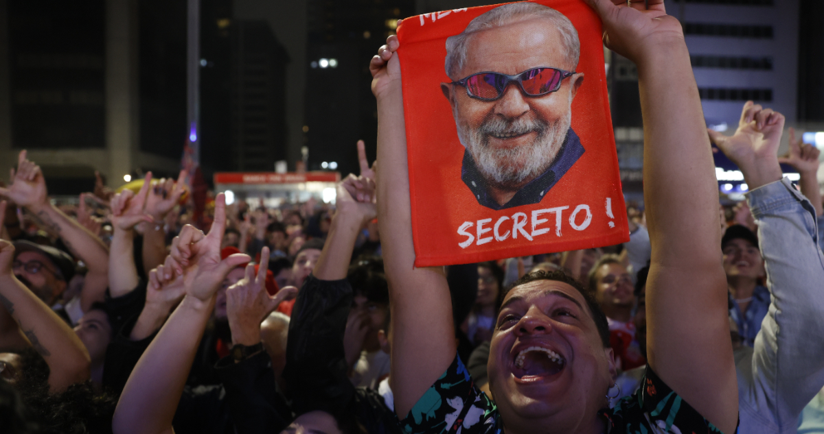 Elecciones en Brasil Lula revierte ventaja inicial de Bolsonaro y pasa arriba en los conteos