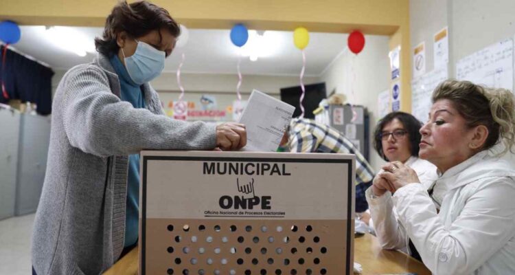 Elecciones regionales y municipales en Perú