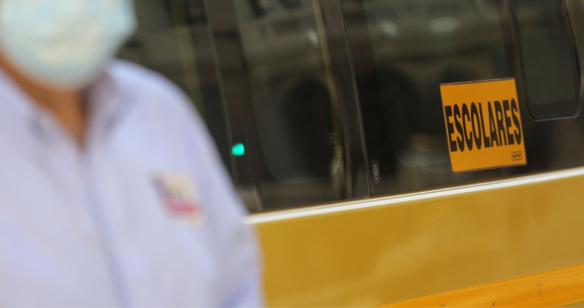 Detienen a conductor de furgón escolar que trasladó a niños en estado de ebriedad