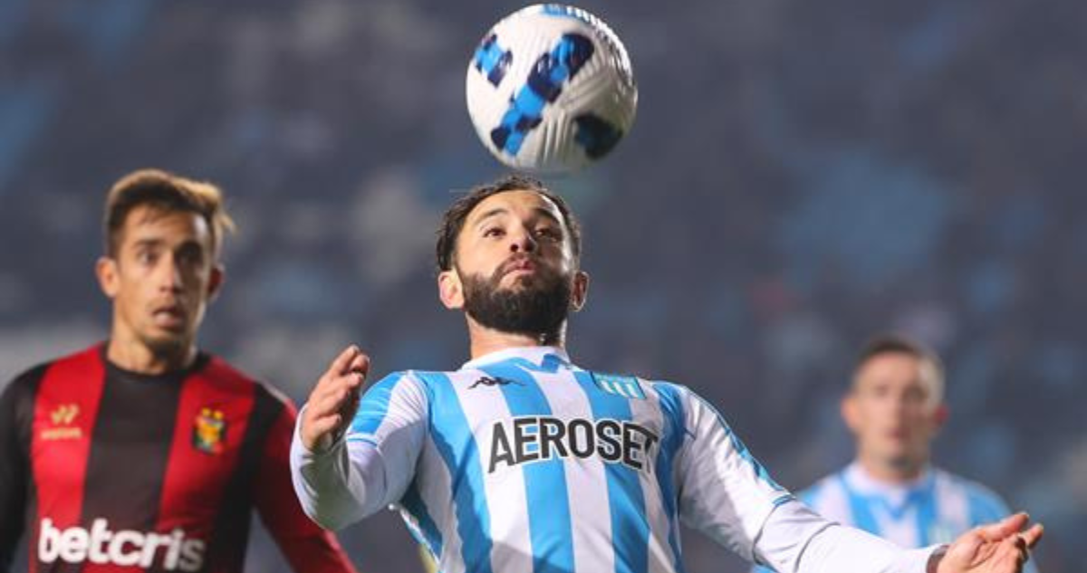 Según medio trasandino, Eugenio Mena puede llegar a ser jugador de Boca Juniors la siguiente temporada.