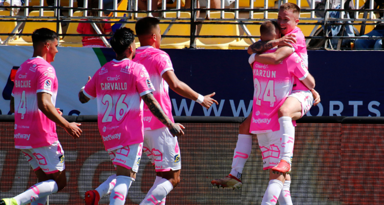 Everton hunde en el fondo de la tabla a Deportes Antofagasta.