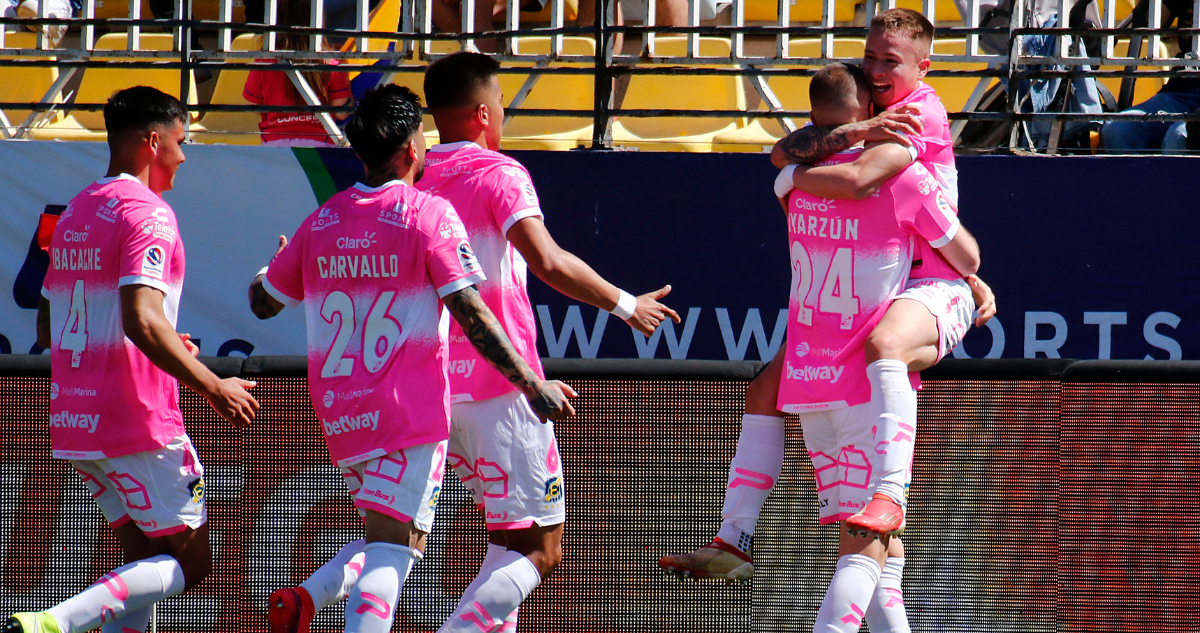 Everton hunde en el fondo de la tabla a Deportes Antofagasta.