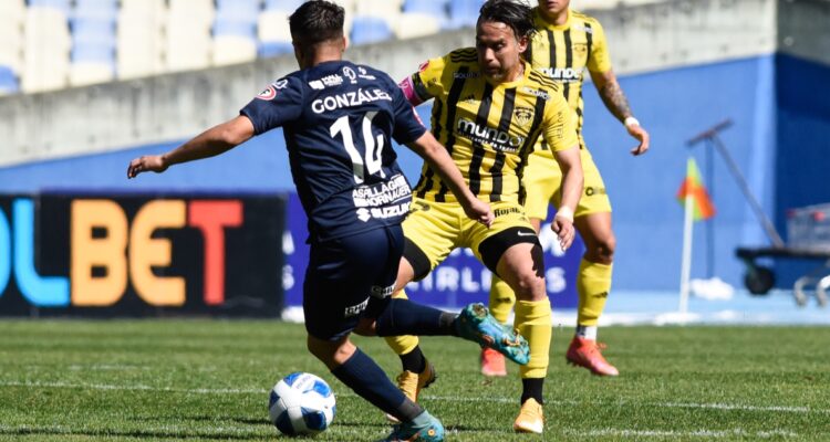 Fernández Vial vs. San Luis