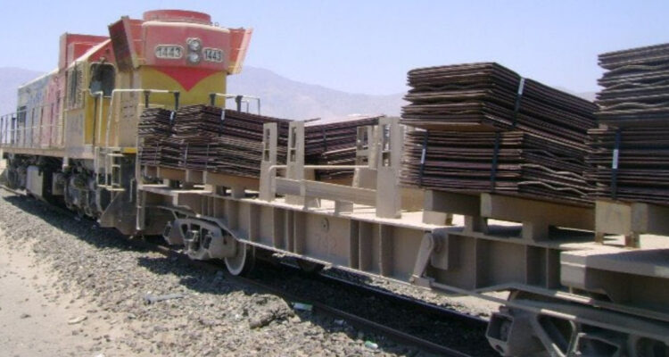 Ferrocarril Antofagasta Bolivia suspende transporte de cátodos de cobre tras millonarios robos