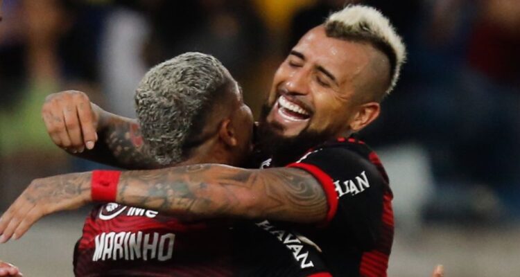 Arturo Vidal da pasos firmes como líder del Flamengo