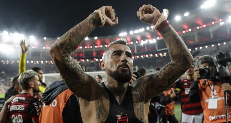 Flamengo y su apoyo a Arturo Vidal por muerte de su padre