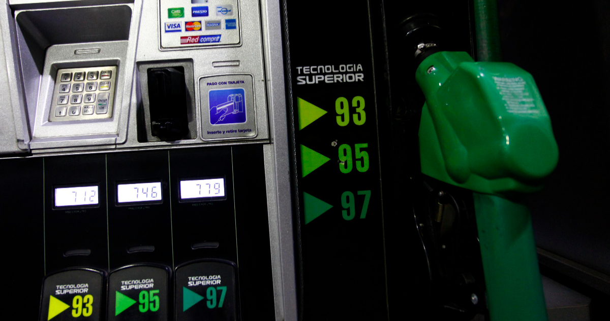 Gasolina de 93 octanos cae $0,1 por litro y las demás sufren nueva alza
