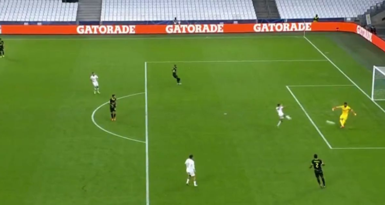 Alexis Sánchez coloca la igualdad en el marcador.